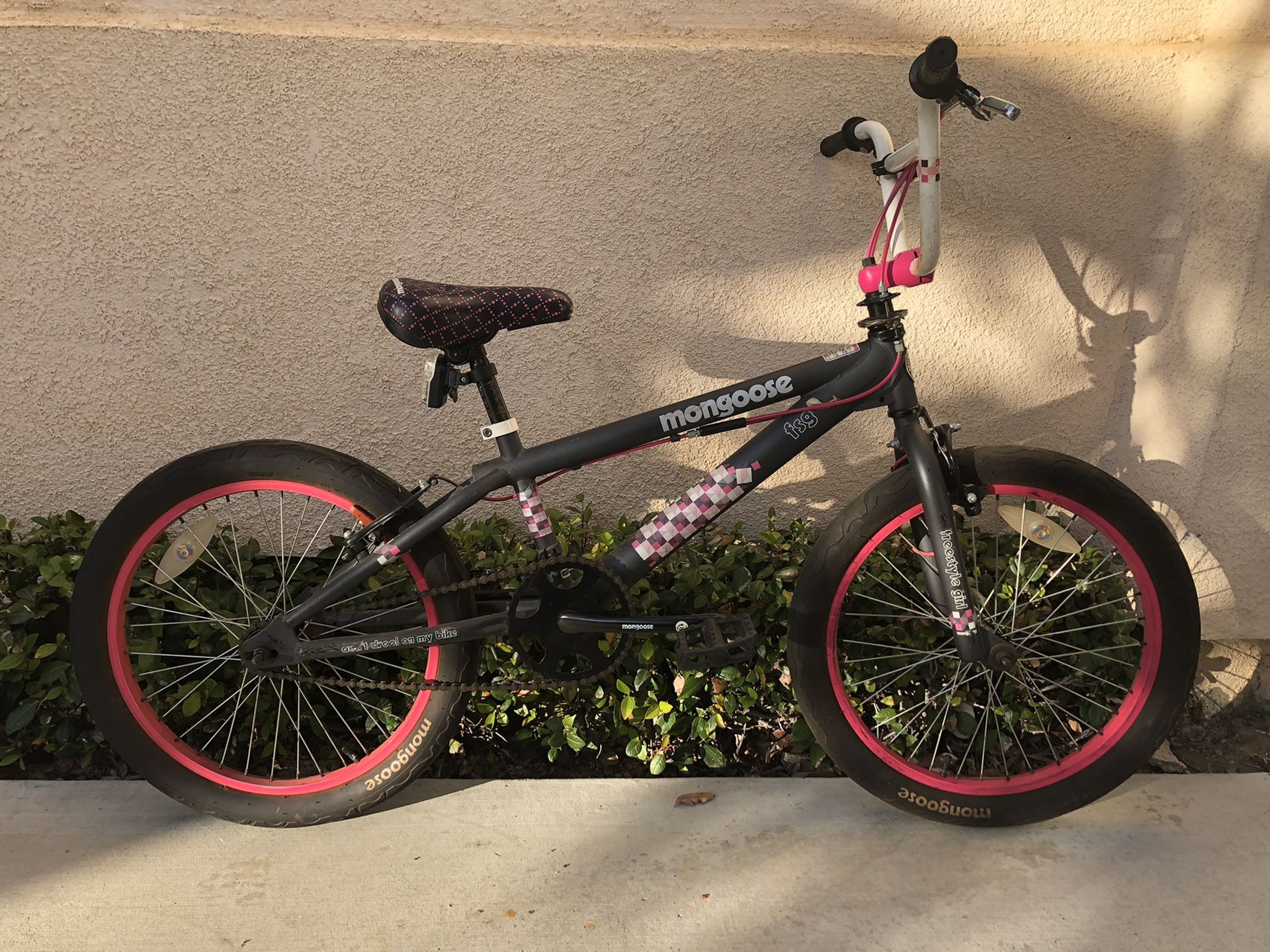 20in girls Mongoose Bike