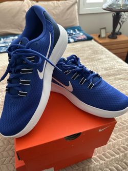Nike Tennis Shoes (New)
