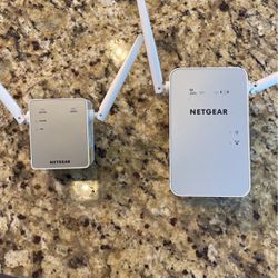 2 Netgear Wi-Fi Range Extenders