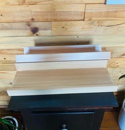2 floating shelves for $5