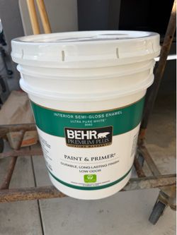 Behr simi gloss paint