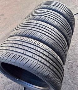 235/55/20 Goodyear Tires con 80% de vida las 4