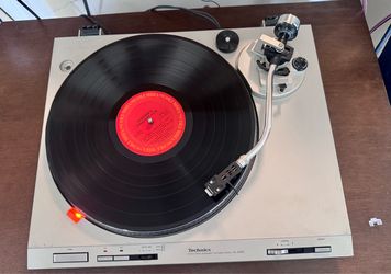Technics SL-D202 Direct Drive Semi-Automatic Turntable - Tested & Working
