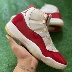 Jordan 11 Cherry 