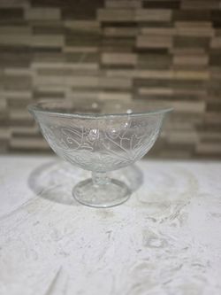 Glass fruit bowl