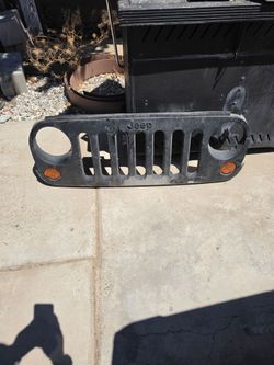 08 Jeep Grill