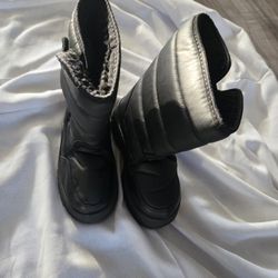 Snow Boots Boys Size 12 Like New