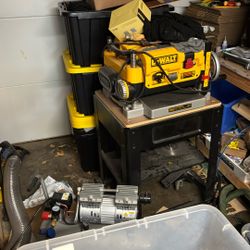 Dewalt 13 1/2 Inch Planer With Stand 300 Bucks