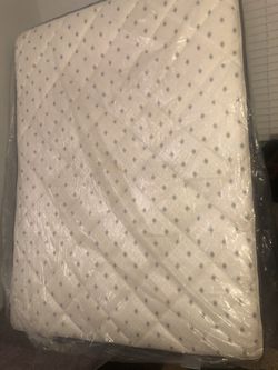 Queen size mattress- Good Condition