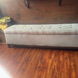 Ottoman/ Storage 