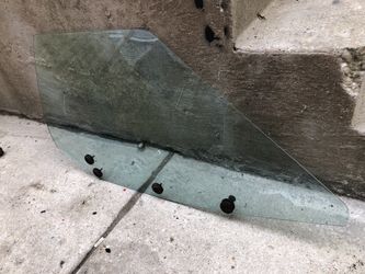 86 late corvette right side windshield