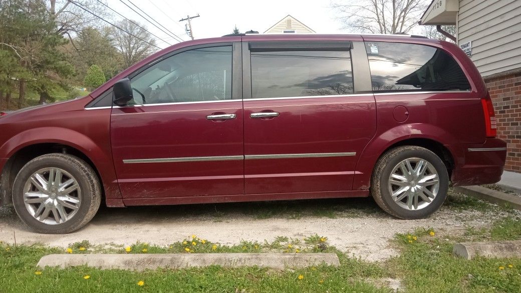 2008 Chrysler Town And Country Limited 4.0L