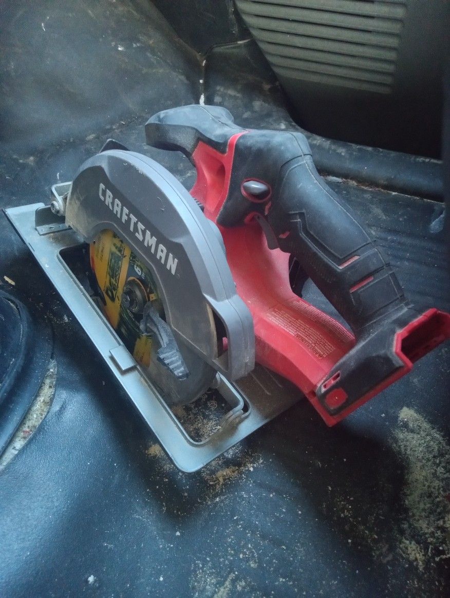 Circular Saw Craftsman And Battery + Charger