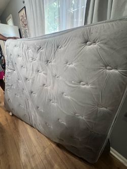 box spring and queen size bed