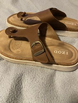 Izod Memory Foam  Toe Sandals 