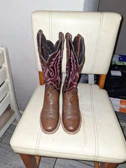 Woman/Men boots size B