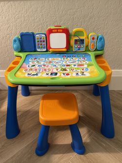 VTECH TOUCH AND LEARN ACTIVITY DESK