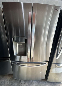 Deal: LG 3‑Door Stainless Fridge w/ Dispenser – Clean & Ready