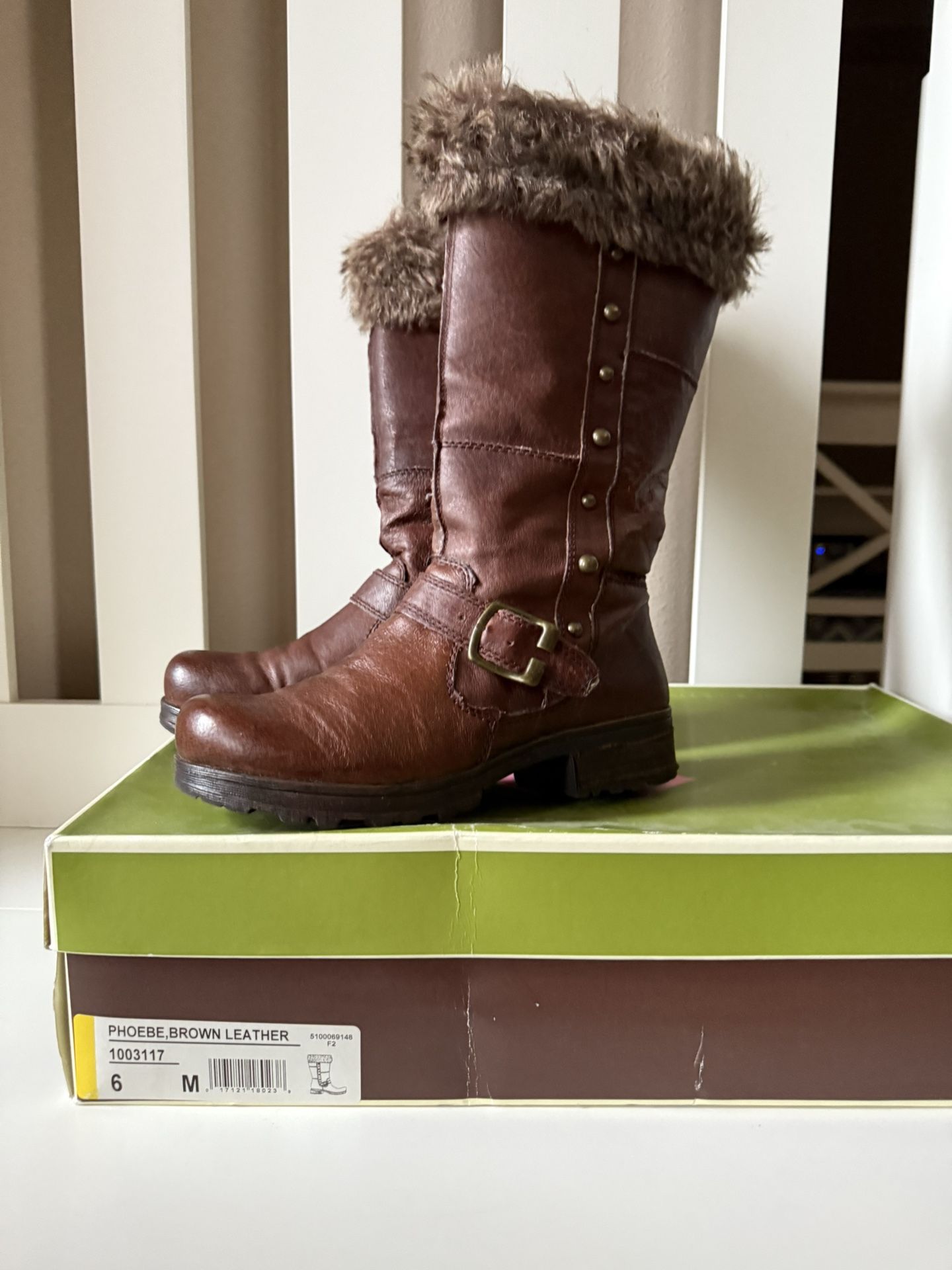 Naturalizer brown leather boots size 6 in excellent condition
