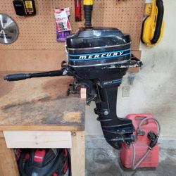 9.8HP Mercury 110 Outboard Motor w/ Gas Tank