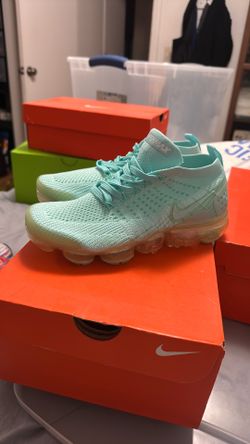 Nike Vapormax - Women’s - US Size 5