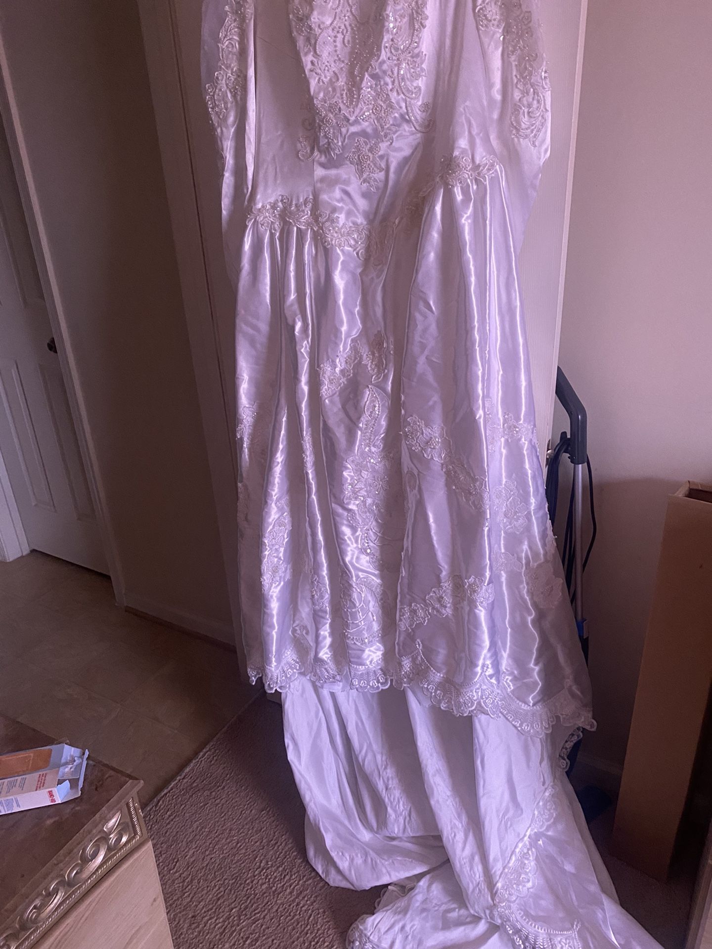 A Beautiful Wedding Dress For Sale Size 18/20