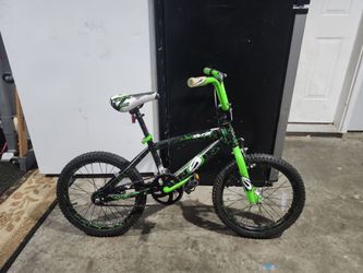 18-inch Dynacraft Surge Boys BMX Bike