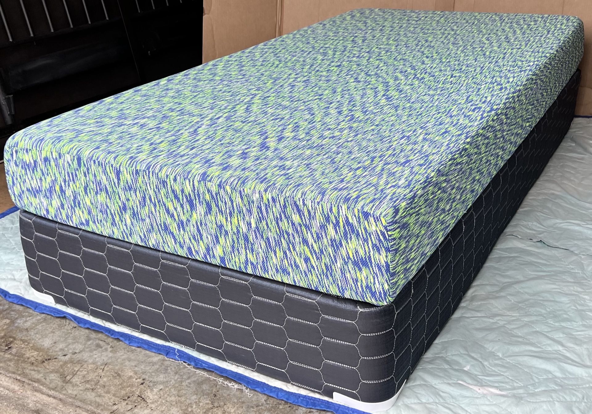 Twin Size Ashley Mattress & Boxspring