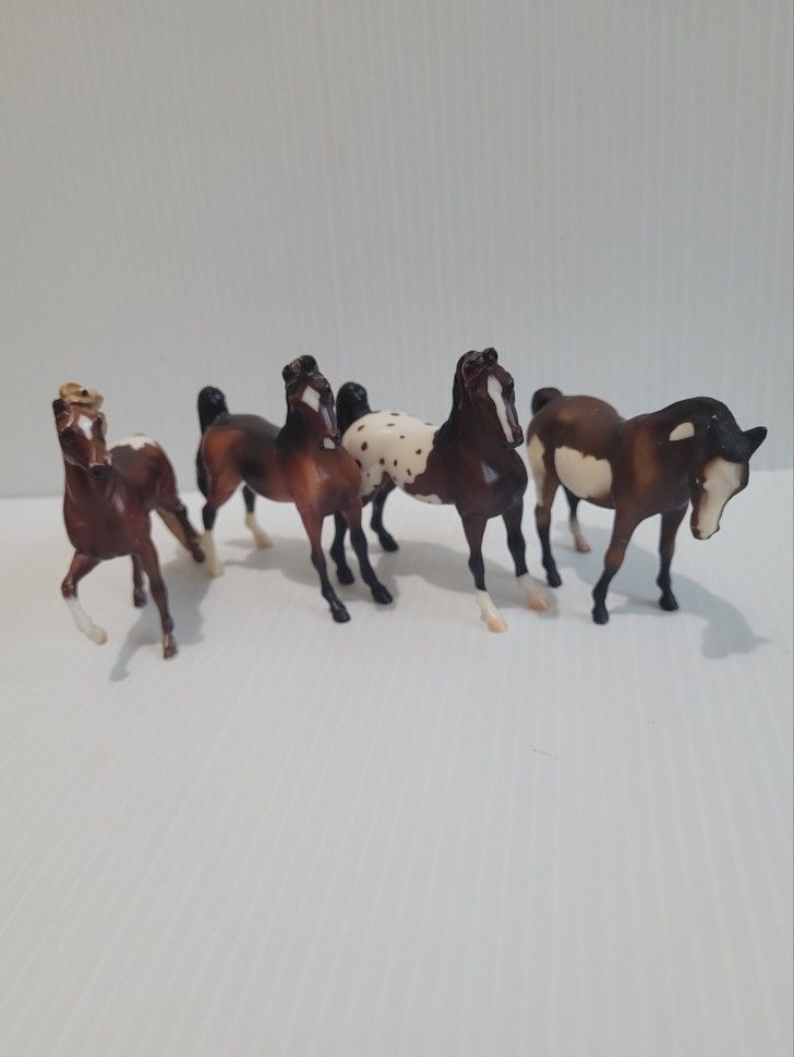 BREYER Stablemates Lot- 4  #59972, #5904, #5979, #5981 Vintage 3"X4.5"
