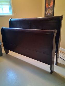 Sleigh bed, queen,