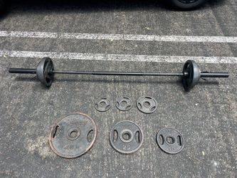 Outstanding Price   -   Golds Gym weights and Olympic Bar Set