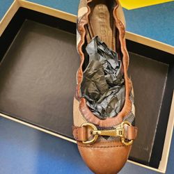 Burberry ballet flat