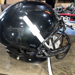 Youth Large/XL Schutt football helmet 01-19225  retail >$350 