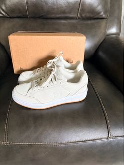 ~~~BRAND NEW UNDER ARMOUR WOMEN’S OFFICIAL SUEDE SHOES~~~