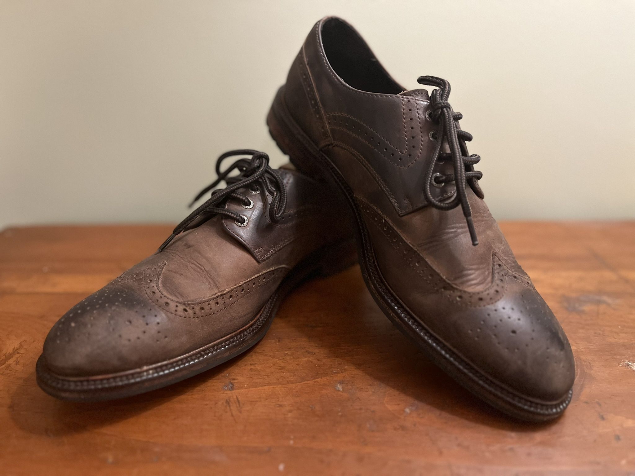 Johnston & Murphy Casual Wingtips - Men’s Size 10, Medium Width