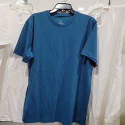 Man's Shirts 👕 Size https://offerup.com/redirect/?o=TC5uZXc= 