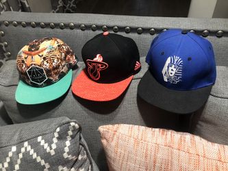 Snap back hats