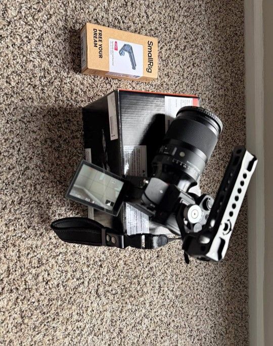 Sony A7 IV + Sigma 35 mm f/1.4 Lens — Great Condition