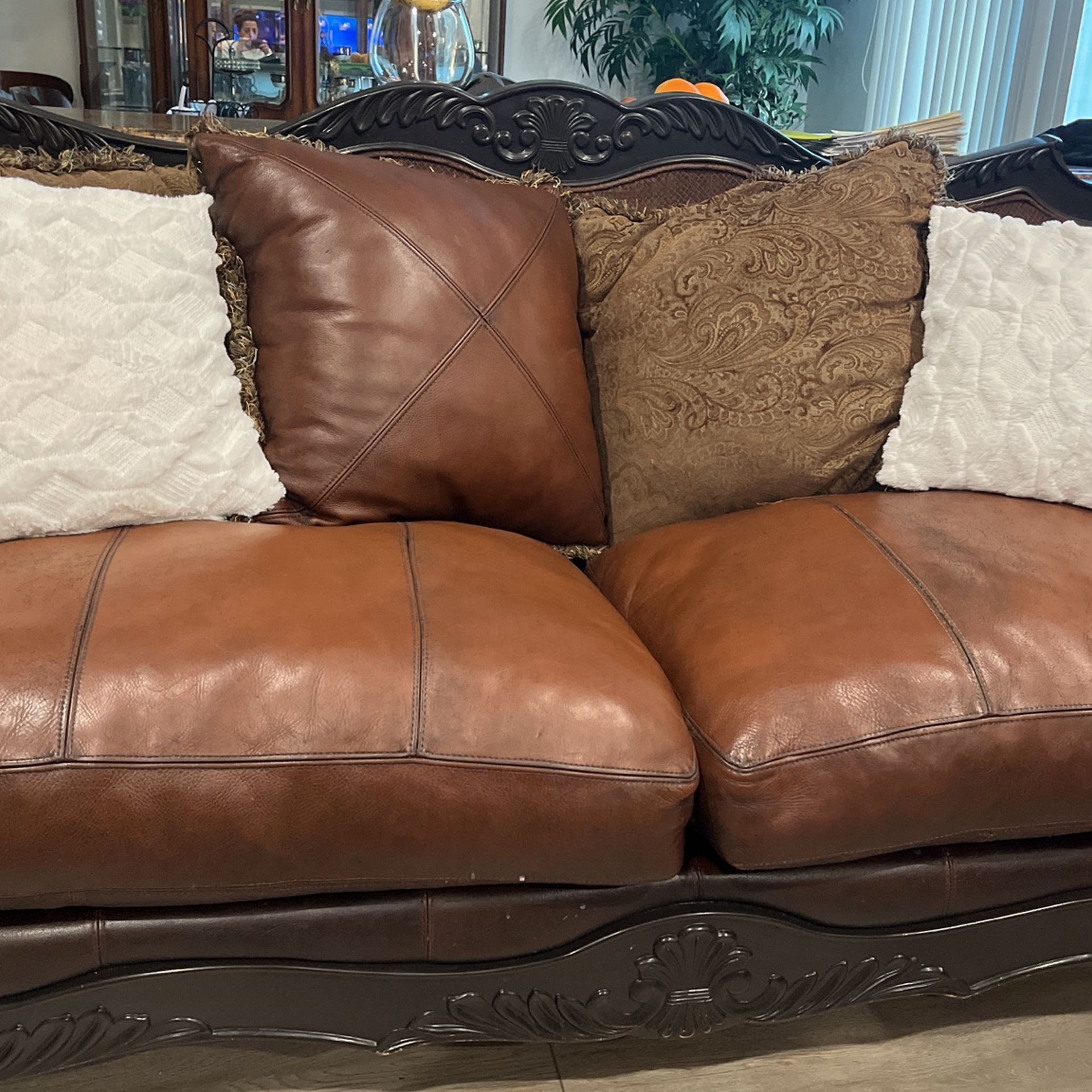 Leather Living Room (west Lancaster)