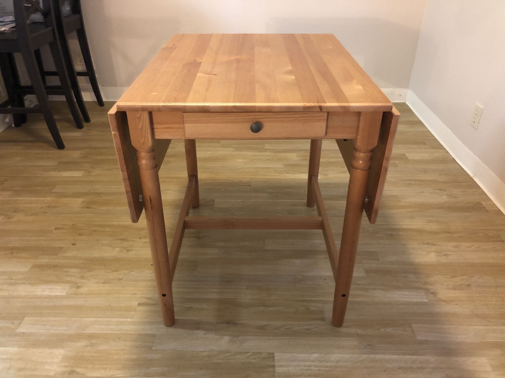 Dining table and chair