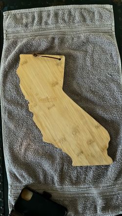 Cali bamboo cutting board