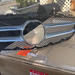 MB Front Upper Grill 