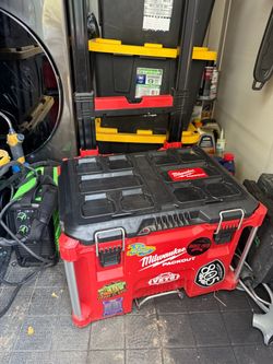 Milwaukee packout rolling box