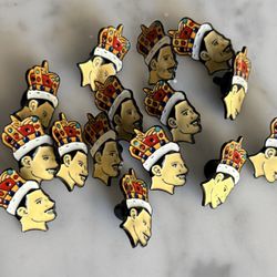 15 Kings head Pins