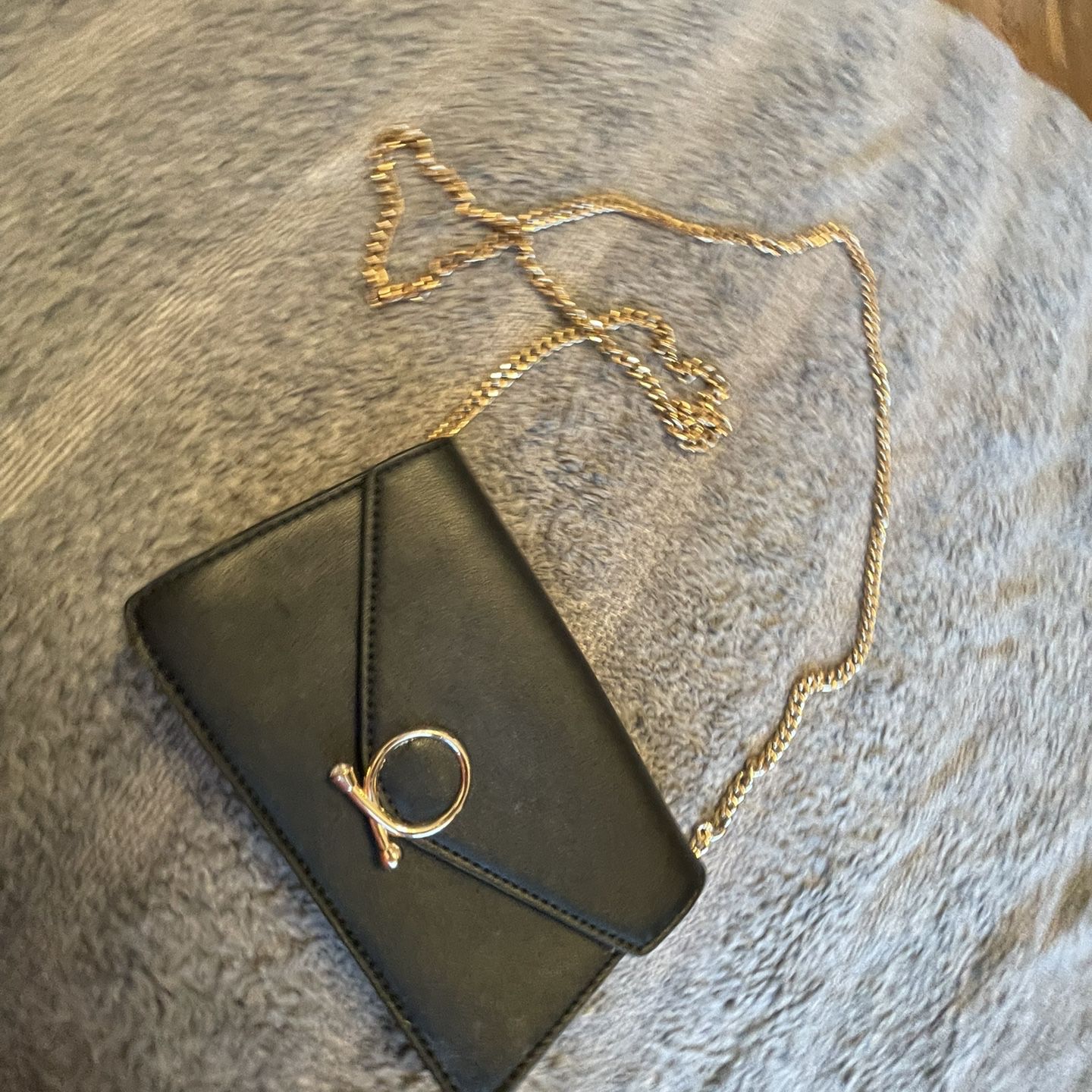 Brand New Chanel Perfect Meeting Hobo Small Black Gold Hardware for Sale in  Irvine, CA - OfferUp