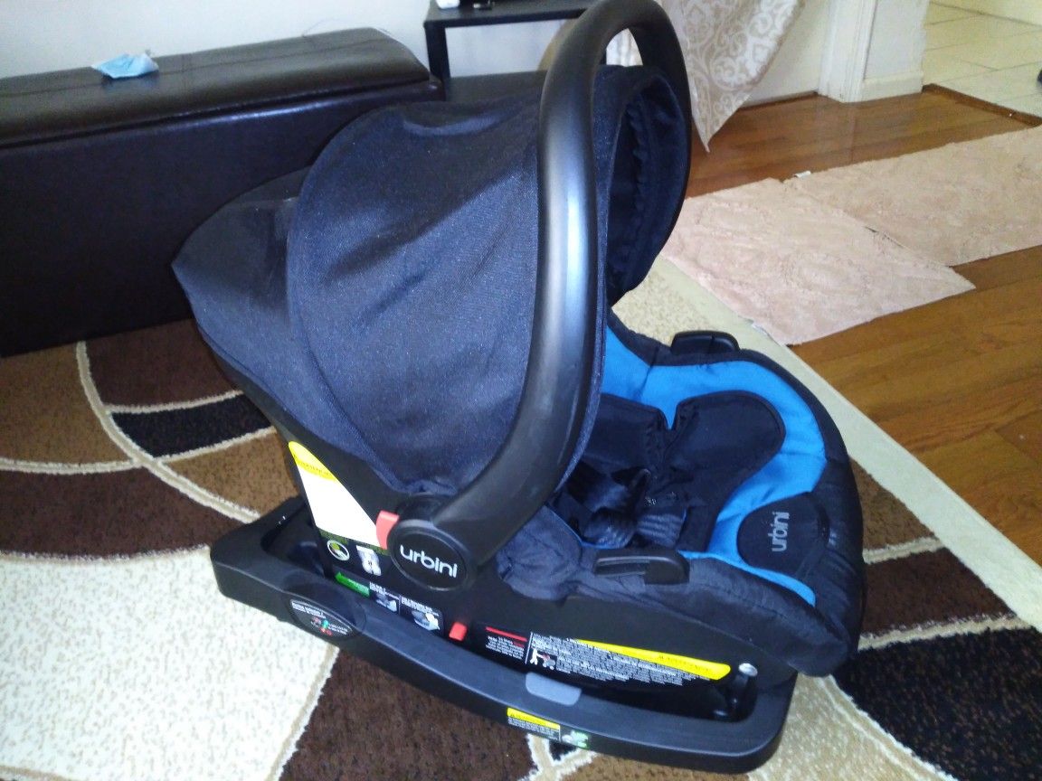 Urbini Omni car seat with base.