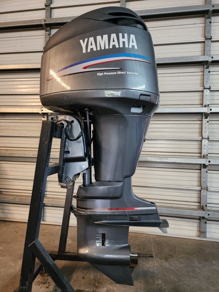 Yamaha HPDI 200hp 25" shaft, model Z200TXR Right hand rotation outboard motor