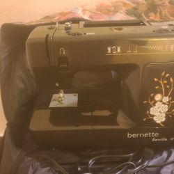 Bernette Bernina Sewing Machine  Swiss Made