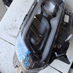 Dodge durango right Headlight oem