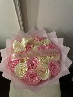 Valentine Day Gift/ Valentine Day Bouquet/ Flower Bouquet/ Flower Arrangement/ Ramos/ Valentine